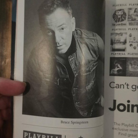 Bruce Springsteen Signed Photo Playbill With Springsteen On Broadway CD & COA - Picture 9 of 9